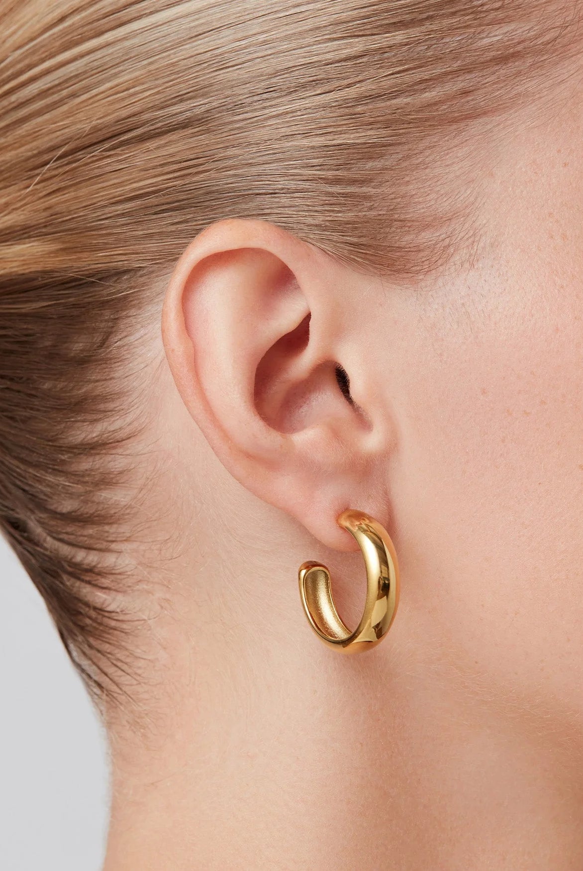 Jenny Bird Women's Staple Hoop Earrings - Medium