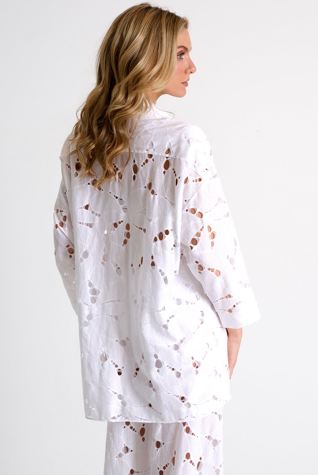 Shan Women's Modern Lace Shirt