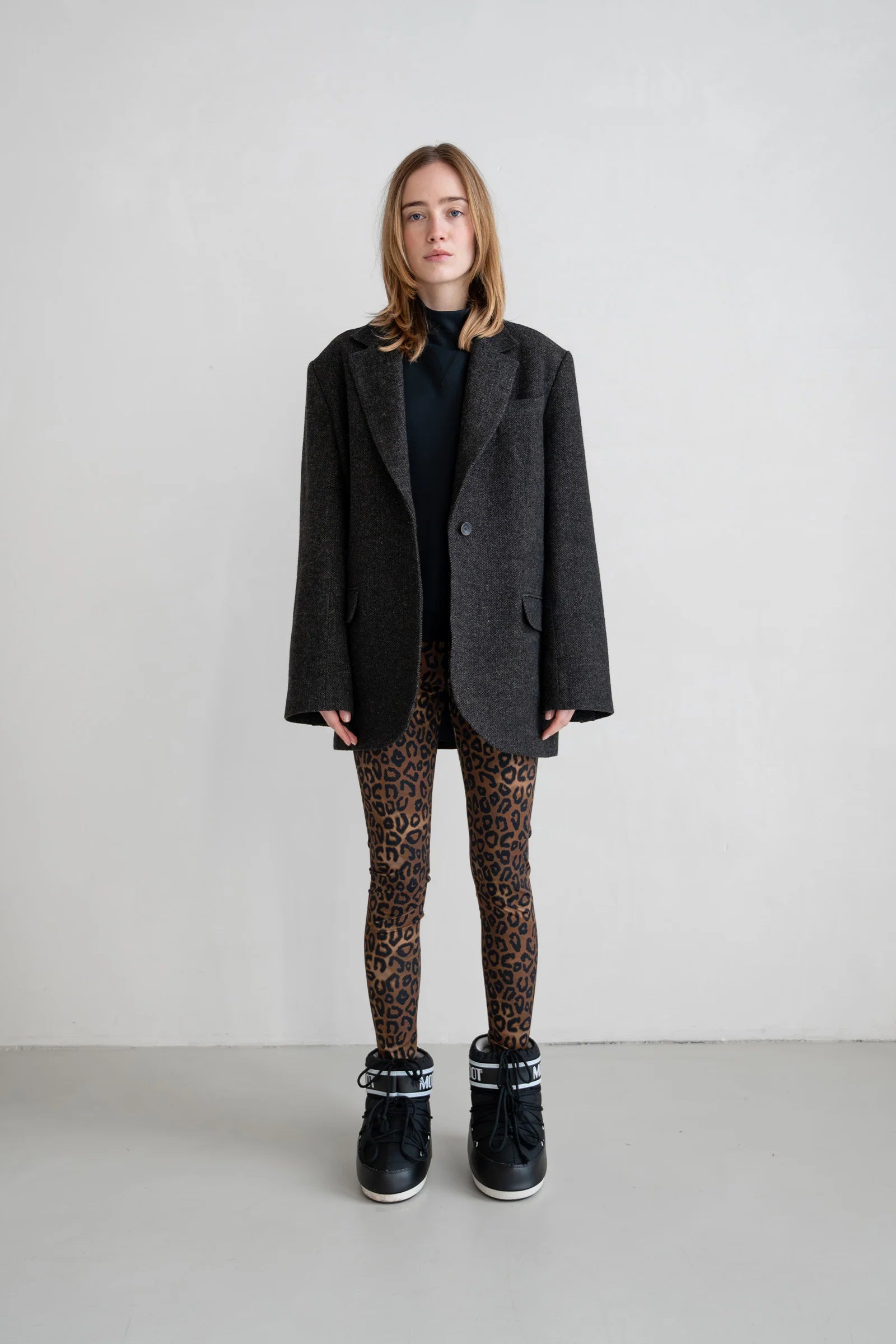 Penn & Ink Women's Black Melange Fabric Blazer